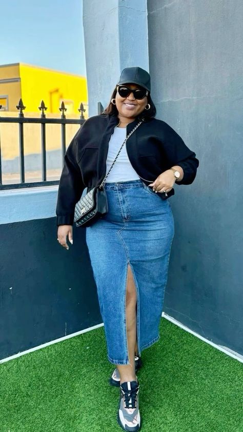 Casual Plus Size Outfits, Woman Tips, Curvy Casual Outfits, Fashionable Work Outfit, Midi Jeans, Denim Skirt Outfits, Effortlessly Chic Outfits, Classy Fashion, Modest Wear