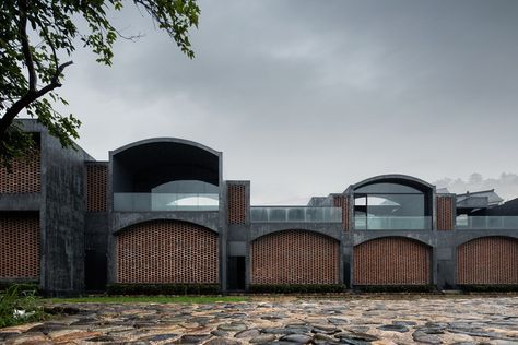 Rice Wine Factory / DnA | ArchDaily Wine Factory, Red Brick Walls, Factory Architecture, Red Brick Wall, Dna Design, Covered Walkway, Brick Architecture, Glutinous Rice, Rice Wine