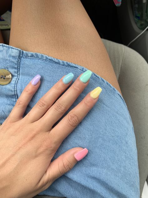 Pastel Sns Nails, Rainbow Sns Nails, Pastel Skittle Nails, Short Rainbow Nail Designs, Sns Nail Ideas Spring, Summer Nails Sns Powder, Pastel Dip Nails, Nails Pastel Rainbow, Sns Ideas