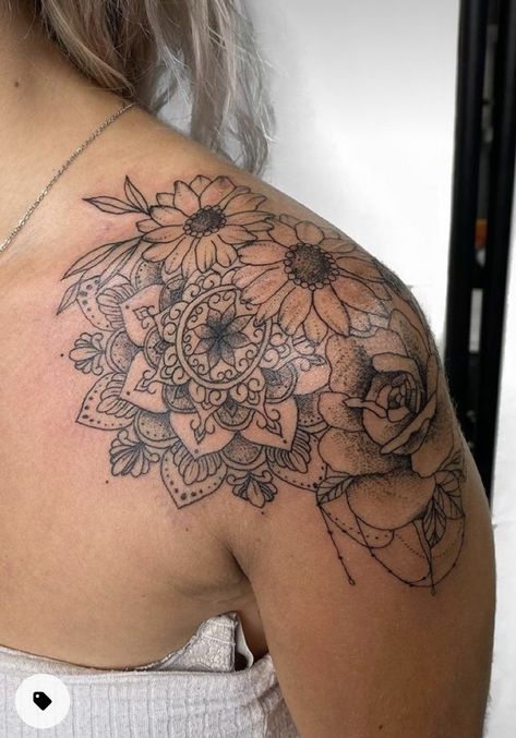 Shoulder Cap Tattoos For Women, Mandala Tattoo Shoulder, Tato Mandala, Mandala Tattoos For Women, Front Shoulder Tattoos, Shoulder Cap Tattoo, Floral Mandala Tattoo, Line Art Tattoos Men, Tattoos Men Leg