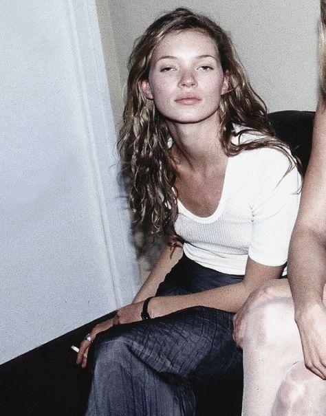 Supermodel Body, Kate Moss 90s, Kate Moss Style, Queen Kate, 90s Model, 90s Supermodels, Behati Prinsloo, 90s Models, Model Aesthetic