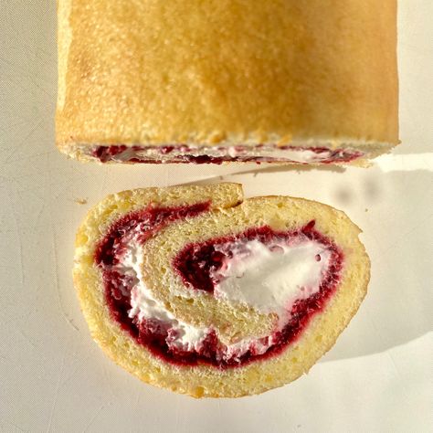 Swiss Roll Aesthetic, Food Esthetics, Swiss Roll, Bakery Business, Think Food, Spring Recipes, Cake Shop, Food Obsession, Pretty Food