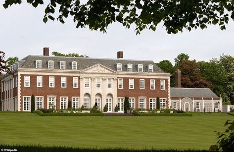 Winfield House in Regent's Park, the residence of the US Ambassador, has the second-largest private garden in London after Buckingham Palace itself Winfield House, Barbara Hutton, Regents Park London, Official Residence, House London, Regents Park, Enchanted Home, Duchess Of Cornwall, Park Homes