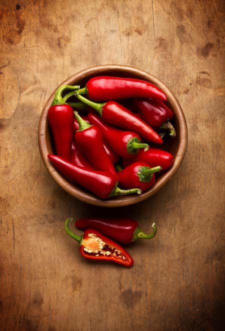 Aphrodisiac Foods, Chilli Peppers, Man Food, Idee Pasto Sano, Red Chilli, Hot Chili, Fruit And Veg, Spicy Recipes, Stuffed Hot Peppers