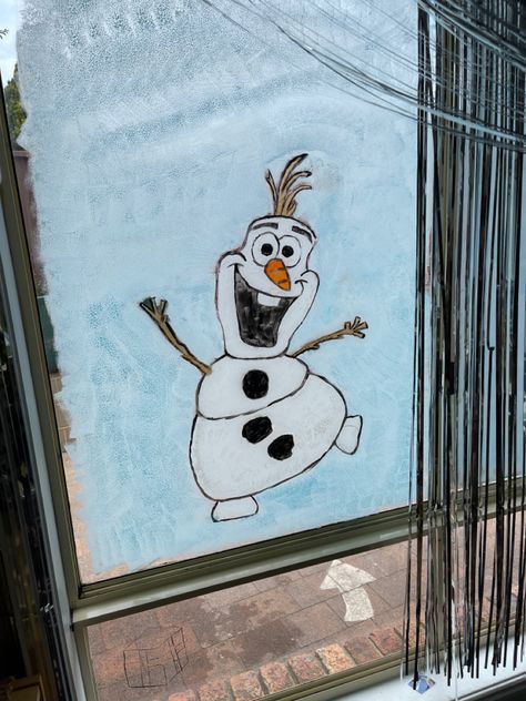 Olaf Christmas, Christmas Window Painting, Christmas Kindergarten, Christmas Window, Window Painting, Olaf, Olaf The Snowman, Kindergarten, Snoopy