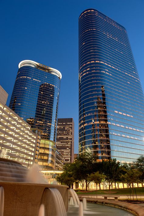 Chevron Tower at Dusk ~ Houston, Texas Houston Texas Wallpaper, Houston Texas Aesthetic, Houston Architecture, Town Scenery, Downtown Houston Texas, Tower Photography, Game Portal, Texas Destinations, Texas Houston