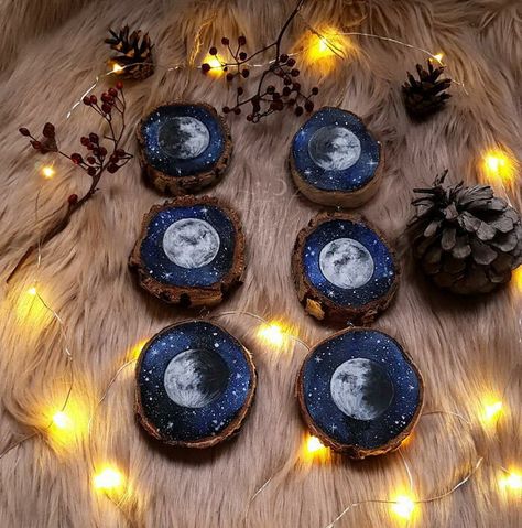 Moon Acrylic Painting, Moon Phase Wall Hanging, Moon Acrylic, Moon Crafts, Paint On Wood, Wood Slice Art, Wood Slice Crafts, Wood Painting Art, Witchy Crafts