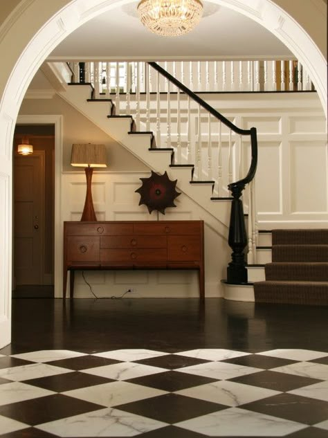 Checkered Floor, Traditional Staircase, Foyer Decorating, Front Entrances, Entry Hall, Entry Way, Entry Foyer, Colonial House, Beautiful Interiors