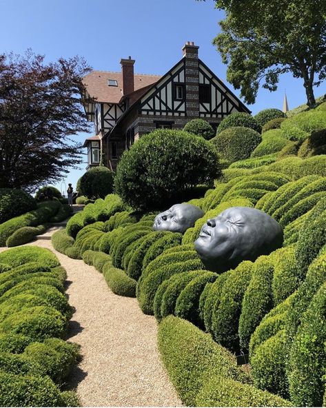 Bush Sculptures, Etretat France, English Cottage Garden, Terrace Design, Garden Landscape Design, Garden Pool, Interior Garden, Garden Crafts, English Garden