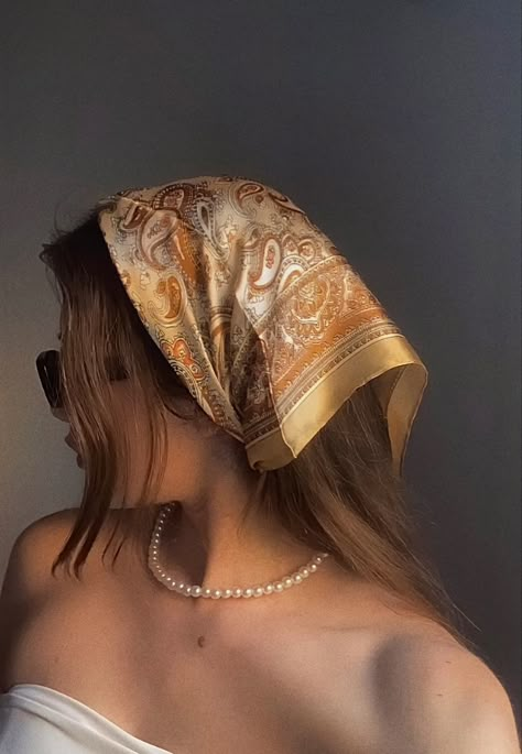 Big Silk Scarf Outfit, Kacy Musgraves, Golden Scarf, Silk Scarf Outfit, Scarf Aesthetic, Wishlist 2024, Silk Scarf Style, Headband Outfit, Hair Scarf Styles