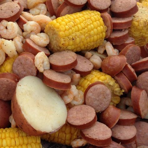 Shrimp Potatoes, Seafood Boils, Sausage Shrimp, Boiled Dinner, Boil Recipes, Big Family Dinner, Country Boil, Low Country Boil, Seafood Boil Recipes