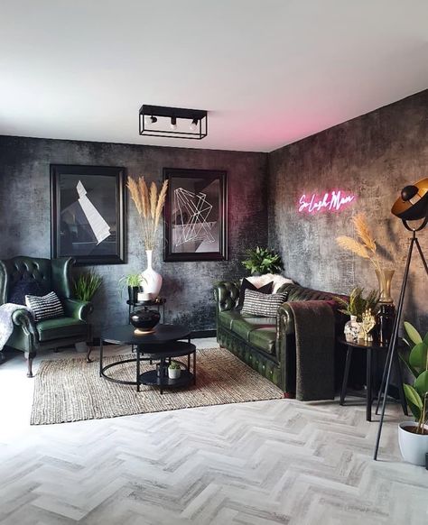 Rock N Roll Glam Decor, Black And White Salon Interior, Edgy Bedroom Ideas, Industrial Glam Living Room, Esthetician Rooms, Retro Living Room Ideas, Edgy Interior Design, Salon Suite Decor, Moody Living Room