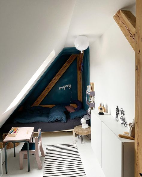 Two Bedrooms In Attic, Small Eaves Bedroom, Small Bedroom Under Roof, Guest Bedroom Attic, Small Finished Attic Ideas, Tiny Attic Room Ideas, Attic Boys Bedroom, Kids Loft Room, Cosy Attic Bedroom