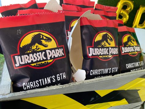 Jurassic Park Birthday Party, Jurassic Park Party, Jurassic Park Birthday, Park Party, Park Birthday, Dinosaur Themed Birthday Party, Spongebob Birthday, Dino Birthday Party, World Party