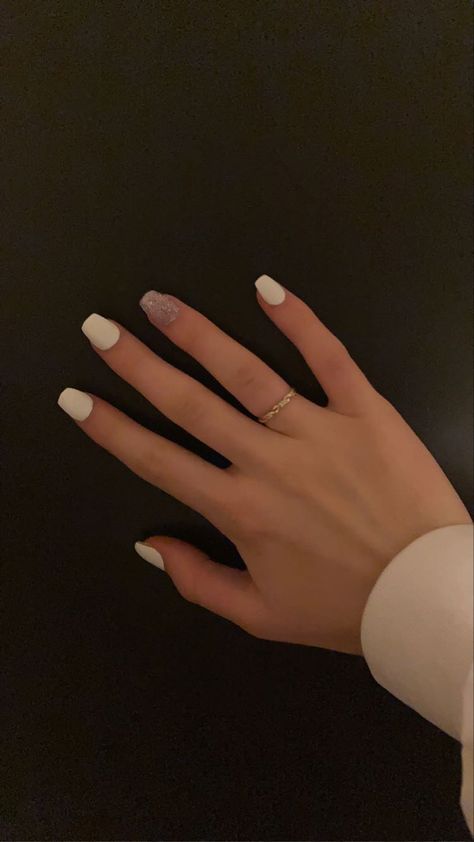 Cute Short Acrylic Nails White With Sparkles, White With Accent Nails, White Soarkle Nails, White Nails With Sparkle Accent Nail, Clear White Glitter Nails, White Sparkly Coffin Acrylics, White Nails Glitter Accent, Hoco Nails, Glitter Accent Nails