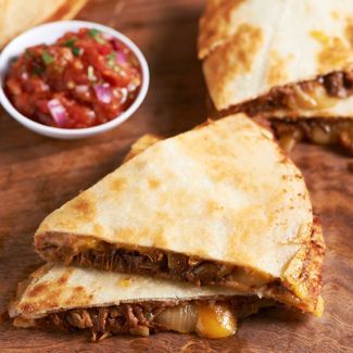 Brisket Quesadillas, Bbq Quesadilla, Bbq Quesadillas, Chicken Bbq, Recipes Mexican, Brisket Recipes, Quesadilla Recipes, Chicken Quesadillas, Snack Foods