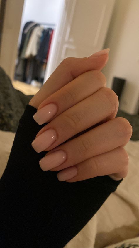 Ongles Beiges, Nails Rose, Holiday Acrylic Nails, Bridesmaids Nails, Beige Nails, Girly Acrylic Nails, Clean Girl Aesthetic, French Tip Acrylic Nails, Basic Nails