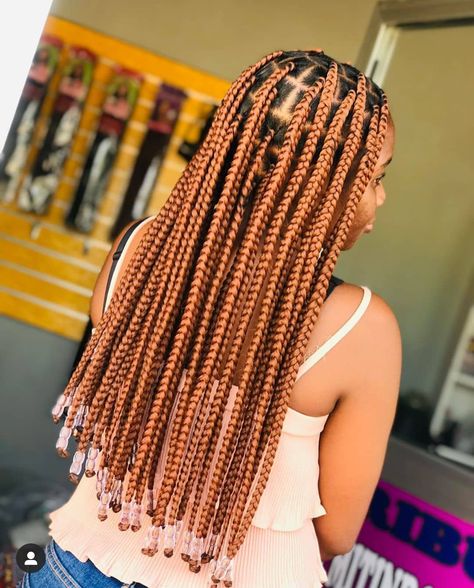 Short Virgin Hair Twist Styles, Brazilian Braids Hairstyles, Medium Box Braids With Beads, Makeba Braids Styles, Brown Braids With Beads, Rasta Hairstyles, Box Braids With Beads, Brazilian Wool Hairstyles, Brown Braids