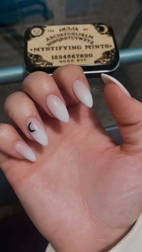 ombre moon witchy nails Crescent Moon On Nails, Neutral Witchy Nails, Witchy Pedicure, Cresent Moon Nail, Ombre Black Nail Designs, Cute Bat Nails, Short Black Witchy Nails, Moon Stone Nails, Moon Nails Design Simple