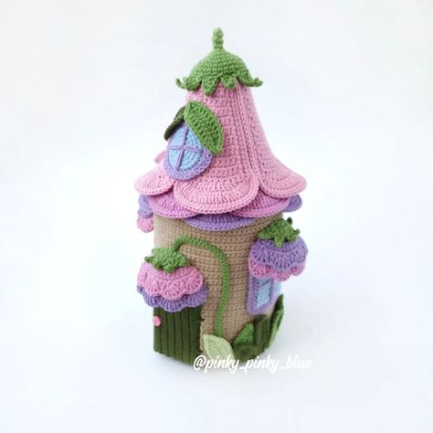 Crochet Fairy, Crochet Jewelry Patterns, Crochet Hook Sizes, Kirigami, Fairy House, Crochet Home, Amigurumi Toys, Crochet Jewelry, Jewelry Patterns