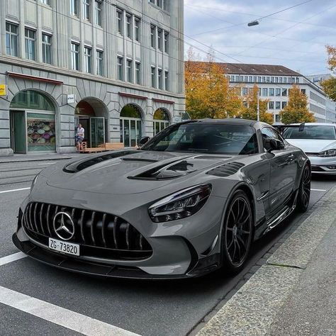 Cars For Teenagers, Amg Gtr, Accessories Organization, Cars Interior, Air Car, مرسيدس بنز, Dream Cars Mercedes, Car Tips, Girl Car