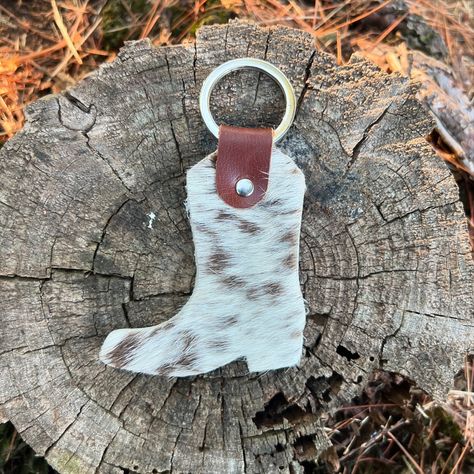 🌵Cowhide Cowboy Boots Keychains - Real Hair on Hide Leather Keyfob. @baalayshop #BAALAY #Cowhide #LeatherKeychains #CowboyBoots #WesternAccessories Western Accessories, Real Hair, Cow Hide, Cute Cows, Leather Keychain, Key Fobs, Leather Craft, Cowboy Boots, Keychains