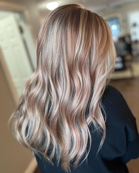 strawberry blonde highlights • Instagram Halo Highlights, Strawberry Blonde Highlights, Strawberry Blonde Hair Color, Redken Shades Eq, Strawberry Blonde Hair, Hair Colorist, Strawberry Blonde, Blonde Hair Color, Blonde Highlights