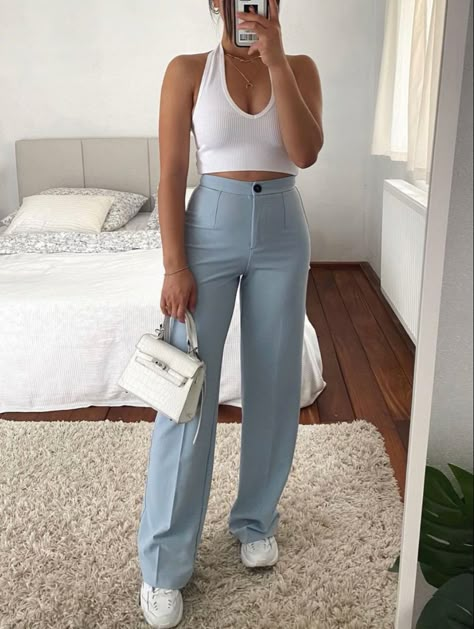 Blue Trousers Outfit, Female Office, Elegante Casual, Causual Outfits, Women Vintage, Casual Style Outfits, Outfits Casuales, Cute Casual Outfits, Classy Outfits