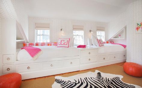 Shared white and pink girls' bedroom boasts white built-in twin bunk beds fitted with drawers and positioned beneath windows framed by Serena & Lily Feather Wallpaper. Nantucket Interior, Child Bedroom, Pink Girl Room, Bedroom Stuff, Girls Rooms, Dorm Room Inspiration, Preppy Room Decor, Preppy Room, Contemporary Bed