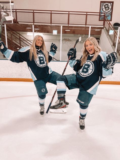 Hockey Girl Aesthetic, Hockey Girls Aesthetic, Ice Hockey Women, Eye Black Sports, Female Hockey Player Aesthetic, Girls Hockey, Female Ice Hockey, Women’s Hockey, Ice Hockey Girls