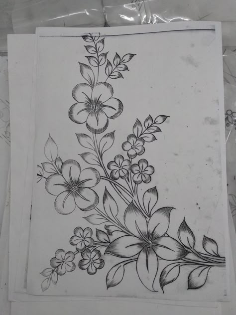 Pin by Berenice Rios Bucio on bordado | Flower embroidery designs, Hand embroidery design patterns, Flower drawing design Flower Pattern Drawing, Pencil Sketch Images, Easy Love Drawings, Fabric Paint Designs, Flower Drawing Design, Flower Art Drawing, Cool Pencil Drawings, Border Embroidery Designs, Flower Sketches