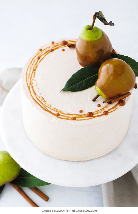 Caramel Pear Cake, Best Christmas Cake Recipe, Cake Fancy, Cinnamon Buttercream, Caramel Pears, Cake Delicious, Pear Cake, Thanksgiving Cakes, Caramel Desserts