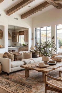 Italian Countryside Living Room, Scandi Rustic Living Room, Spanish Farmhouse Living Room, French Country Modern Living Room, California Home Aesthetic, Italian Farmhouse Living Room, European Farmhouse Living Room, Homey Living Room, Living Room Designs Modern Luxury