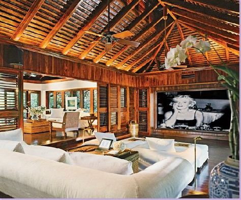 Ralph Lauren House, Jamaican Beaches, Case Creole, British Colonial Decor, British Colonial Style, Colonial Decor, Celebrity Houses, Colonial Style, A Living Room