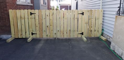 Diy driveway fence for renters. No drilling into ground. Portable fence Portable Fence Panels, Diy Portable Fence, Fence On Wheels, Fence Across Driveway, Temporary Fence For Renters, Fence For Renters, Diy Temporary Fence, Freestanding Fence, Country Fencing