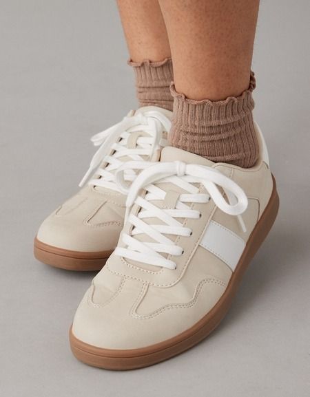 AE Ruffle Trim Boyfriend Sock 3-Pack Quarter Socks Outfit, Ruffle Socks With Sneakers, Slides With Socks Outfit, Crew Socks With Sneakers Outfit, Crew Socks With Sneakers, Socks With Sneakers Outfit, Ruffle Socks Outfit, Slides With Socks, Ankle Socks Outfit