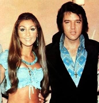 Here is a list of women that Elvis dated – Elvis Presley Sheila Ryan, Ann Pennington, Barbara Leigh, Miss Tennessee, Bobbie Gentry, Wanda Jackson, Brody Jenner, Linda Thompson, David Foster