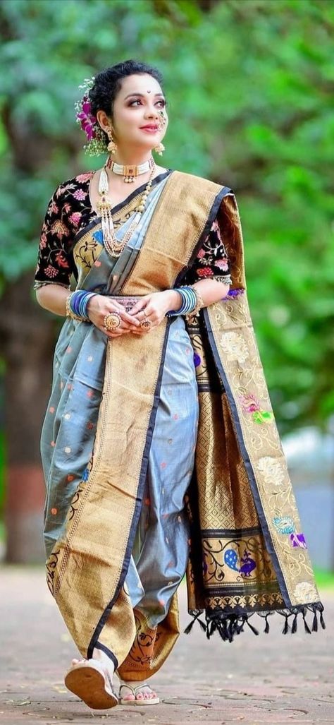 Maharashtrian Bride, Kashta Saree, Nauvari Saree, Indian Look, Self Portrait Poses, Saree Photoshoot, Indian Bridal Outfits, Bridal Blouse, Saree Trends