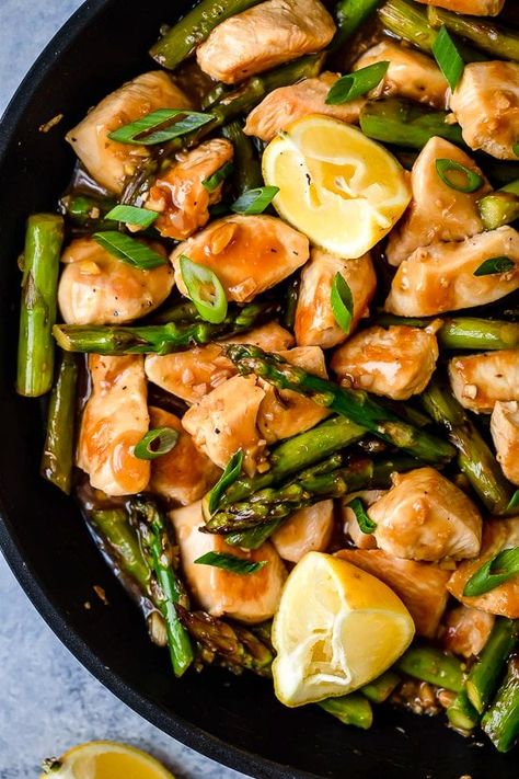 Chicken and Asparagus Lemon Stir Fry Recipe - Skinnytaste Chicken And Asparagus Stir Fry, Skinnytaste Chicken, Asparagus Stir Fry, Chicken And Asparagus, Weeknight Chicken, Lemon Asparagus, Lean Chicken, Stir Fry Recipes Chicken, Garlic And Ginger