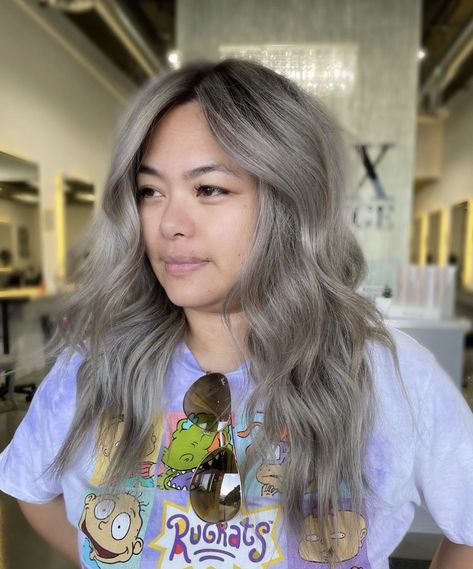 Global Bleach Hair, Asian Silver Hair, Smokey Silver Hair, Hair Color For Tan Skin, Ash Gray Hair Color, Icy Blonde Highlights, Light Ash Brown Hair, Ash Grey Hair, Blonde Ideas