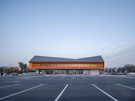 Gable Wall, Roof Cladding, Water Under The Bridge, Tourist Center, Cladding Systems, Metal Cladding, Timber Buildings, Building Roof, New Identity