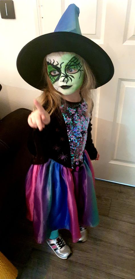 Kid Witch Face Paint, Toddler Witch Face Paint, Witch Face Painting Kids, Child Witch Makeup, Witches Face Paint, Witch Face Paint Kids Easy, Witch Facepainting, Witch Makeup Kids Easy, Witch Makeup Ideas For Kids