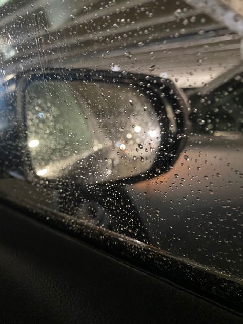 Car Side Mirror Aesthetic, Rainy Car Window, Car Side Mirror, Rain Window, Side Mirror Car, Window Reflection, Traffic Lights, Car Side, Traffic Light