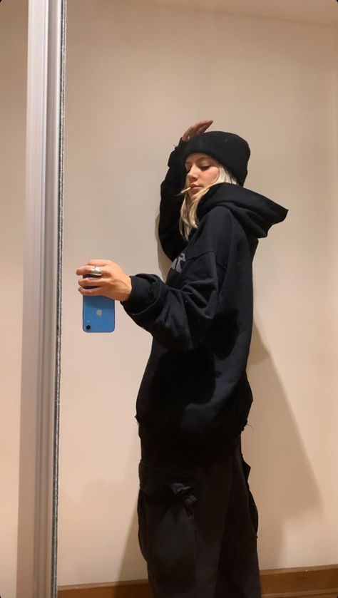 Vetements Shoes, Masc Women, Masc Outfits, Outfits Baggy, Selfie Ideas Instagram, Winter Fits, Swaggy Outfits, Tomboy Fashion, Samara