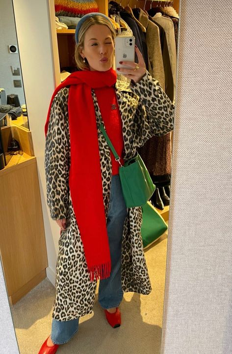 Cheetah Scarf Outfit, Leopard Street Style, Animal Print Jacket Outfit, Animal Print Coat Outfit, Leopard Jacket Outfit, Cheetah Outfit, Outfits Vest, Trend Prediction, Leopard Print Outfit