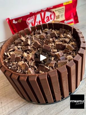 Kitkat Cheesecake, Dessert Cheesecake, Cheesecake Dessert, Double Cream, Cheesecake Cake, Cheesecake Desserts, Icing Sugar, Mind Blowing, No Bake