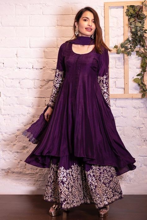 Anarkali Dress Pattern, Pakistani Fancy Dresses, Designer Party Wear Dresses, Designer Dresses Casual, Stylish Party Dresses, Party Wear Indian Dresses, Sharara Set, Fancy Dress Design, Stylish Dress Book