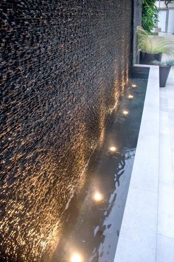 Feature Wall Outdoor, Outdoor Landscaping Ideas, Water Feature Ideas, Contemporary Water Feature, Outdoor Wall Fountains, Water Wall Fountain, Modern Water Feature, Outdoor Waterfalls, Water Feature Wall