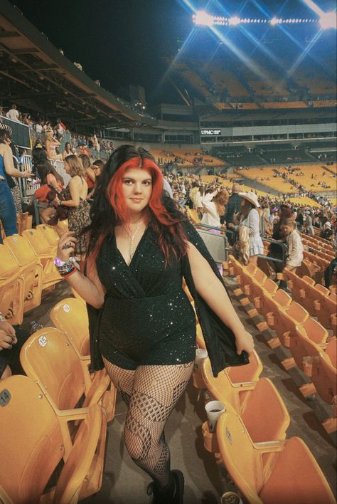 Plus Size Eras Tour Outfits, Eras Tour Outfits Ideas, Tour Outfits Ideas, Eras Tour Reputation, Swift Outfits, Concert Vibes, Taylor Swift Swiftie, Eras Tour Outfit Ideas, Eras Tour Taylor Swift