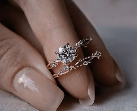 Fantasy Wedding Rings, Pretty Engagement Rings, Nature Inspired Engagement Ring, Cute Engagement Rings, Future Engagement Rings, Ring Inspo, Fantasy Wedding, Dream Engagement Rings, Dream Engagement